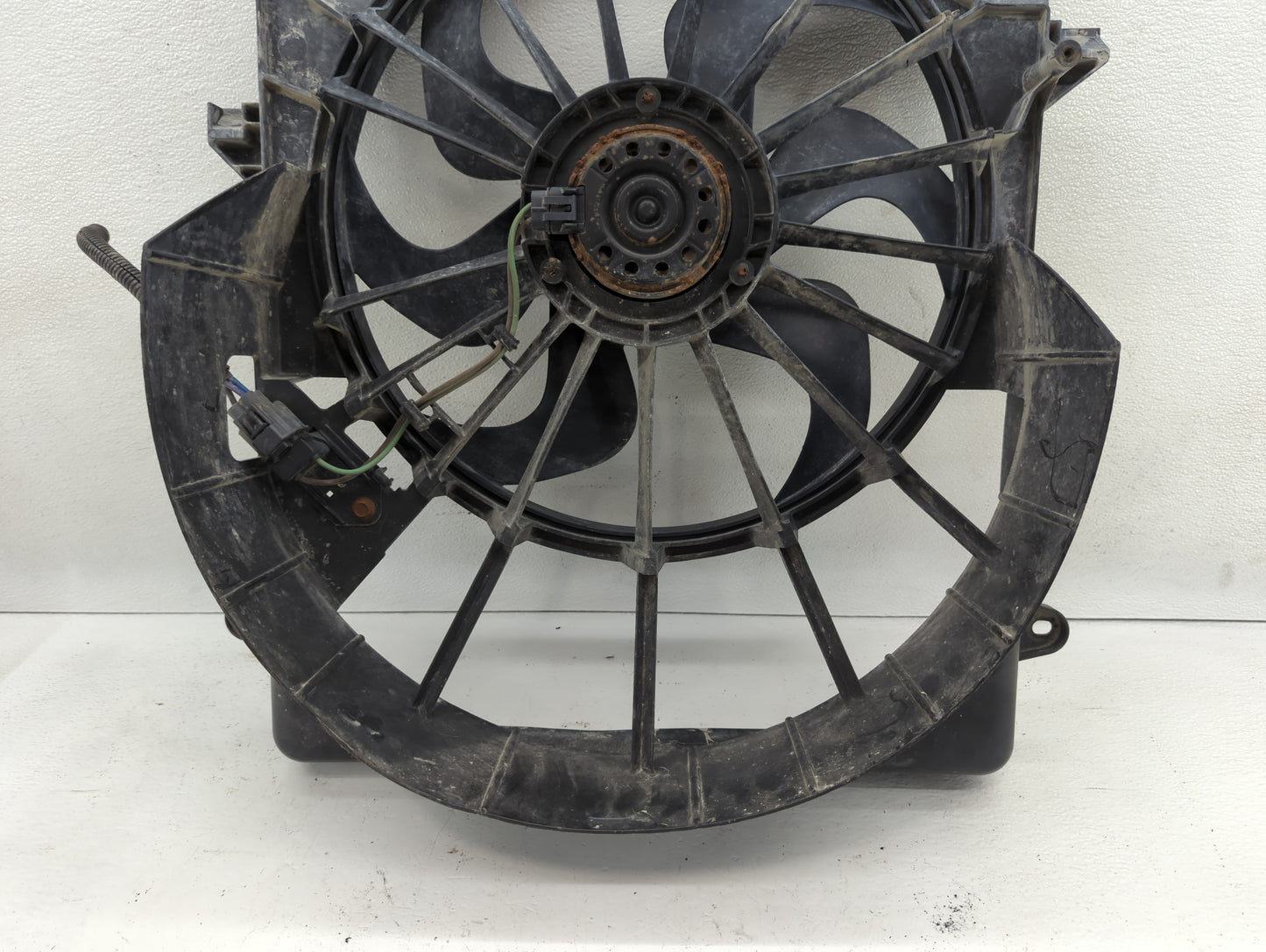 2008-2012 Jeep Liberty Left Radiator Fan Motor Assembly - Oemusedautoparts1.com