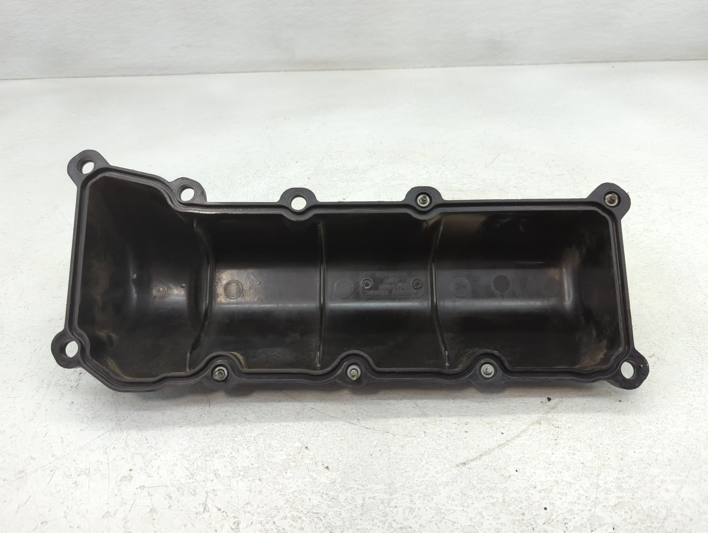 2008 Jeep Liberty Passenger Right Cylinder Head Valve Cover P/N:53021938AA Fits OEM Used Auto Parts - Oemusedautoparts1.com