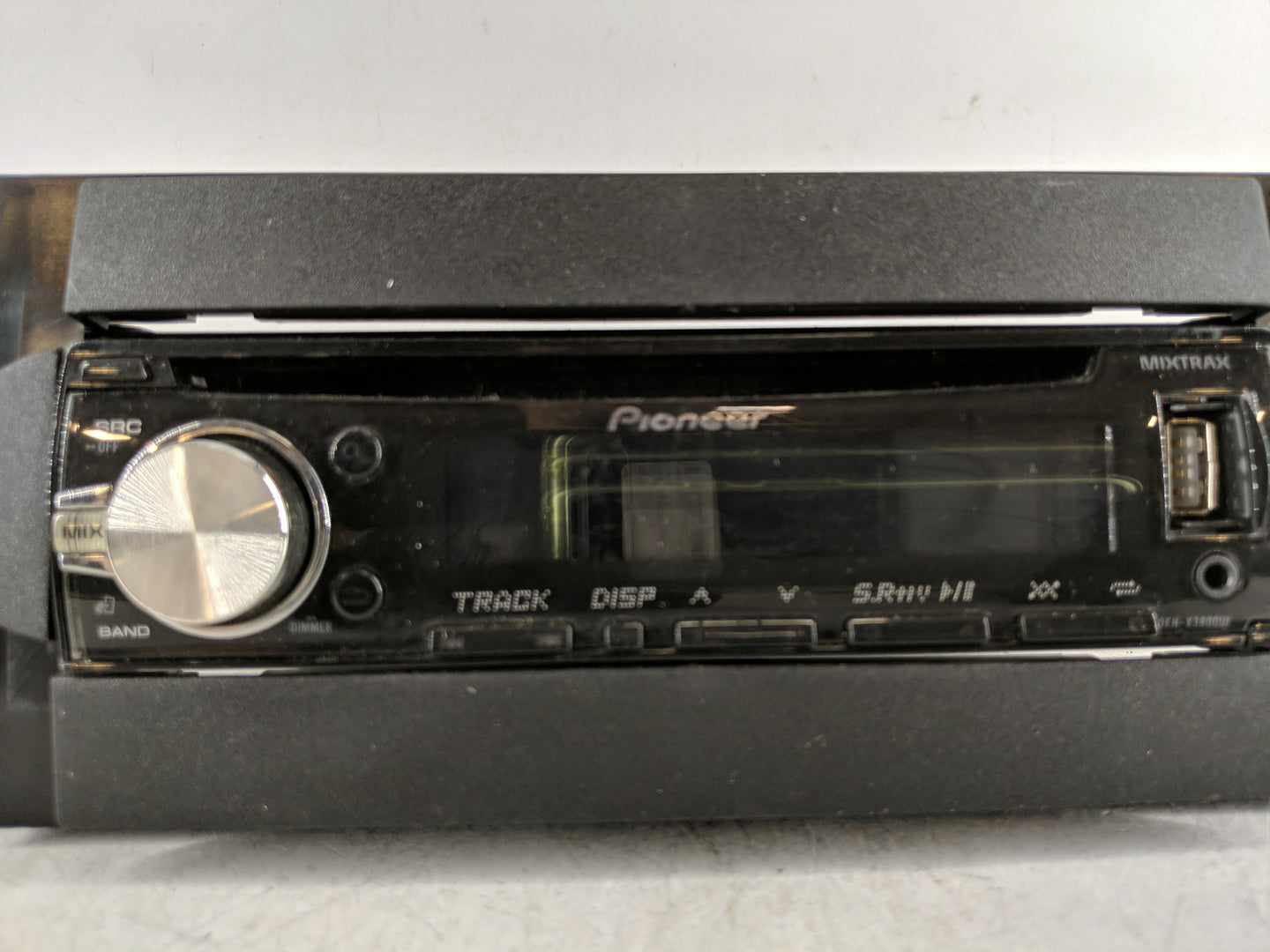 2007-2010 Jeep Patriot Radio AM FM Cd Player Receiver Replacement P/N:DEX-X3800U1 Fits Fits 2007 2008 2009 2010 OEM Used Aut