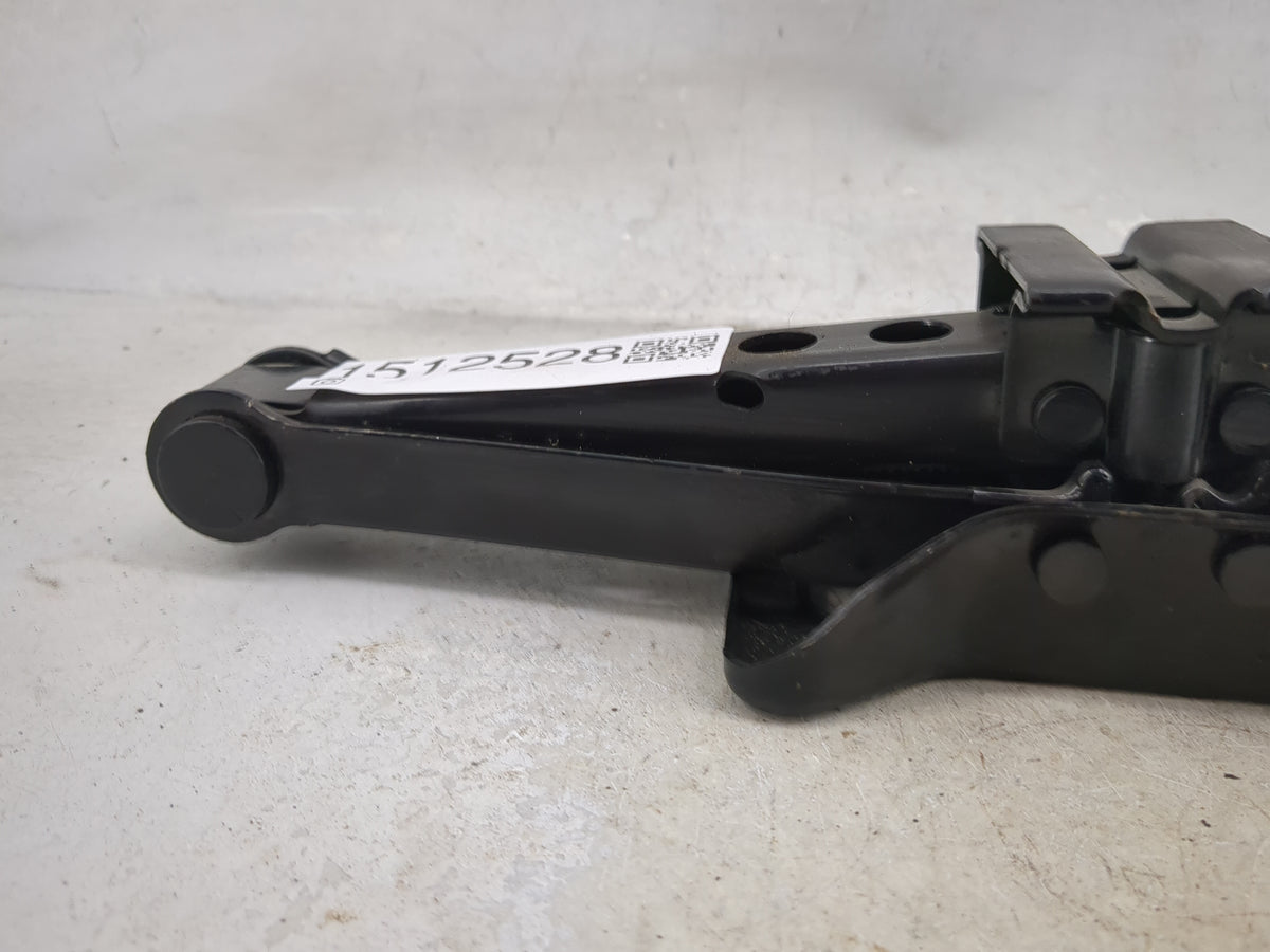 2008 Jeep Patriot Spare Scissor Car Jack 1512528 - Oemusedautoparts1.com