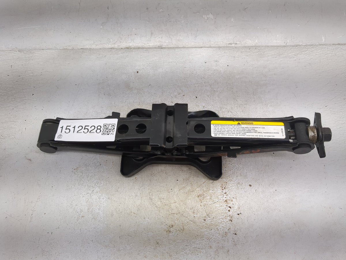 2008 Jeep Patriot Spare Scissor Car Jack - Oemusedautoparts1.com