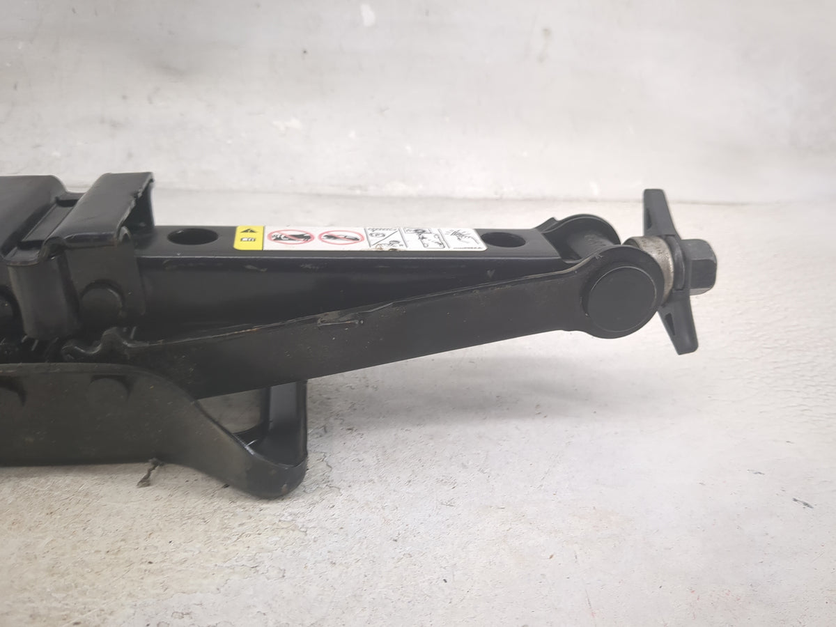 2008 Jeep Patriot Spare Scissor Car Jack 1516322 - Oemusedautoparts1.com