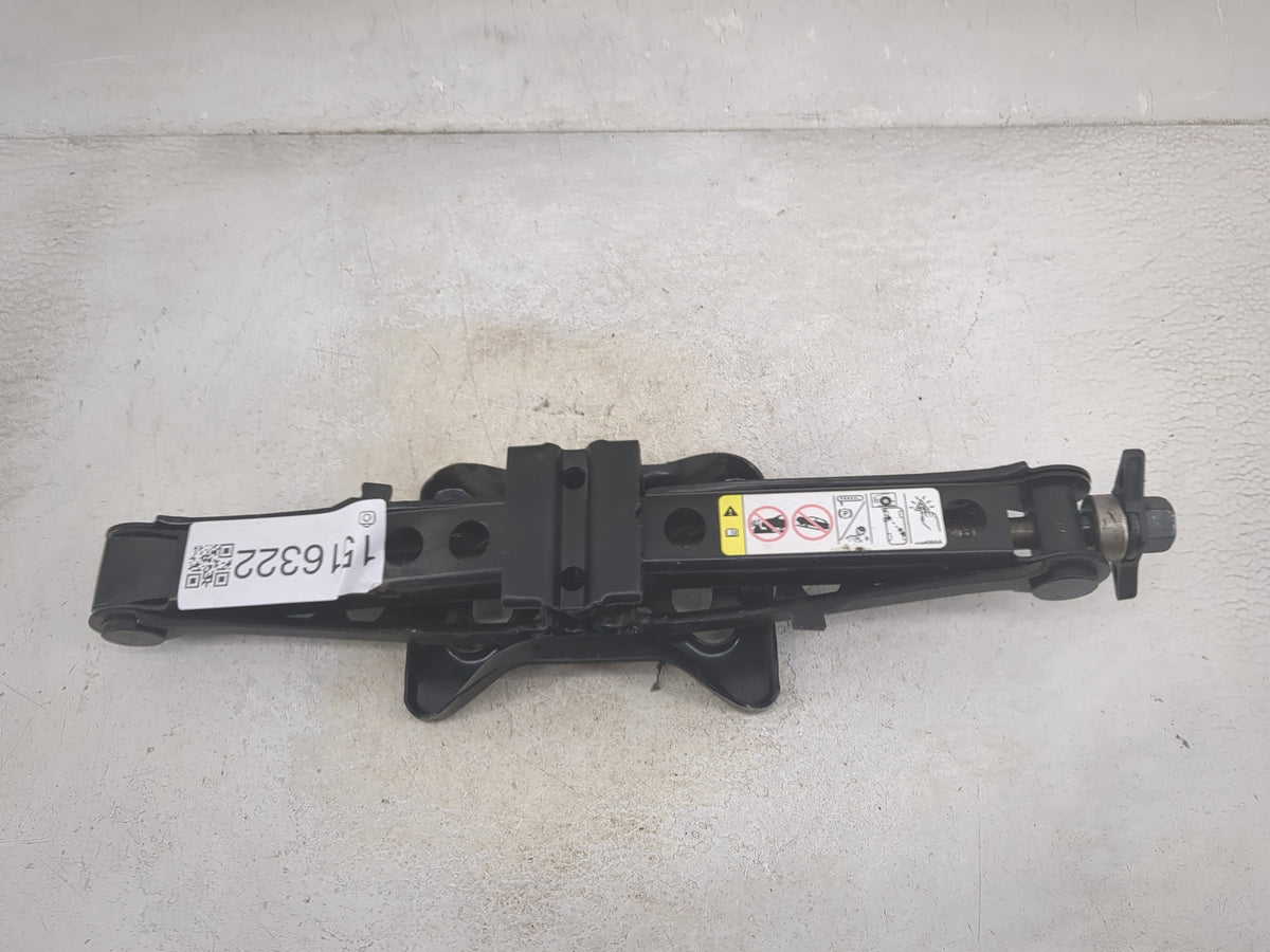 2008 Jeep Patriot Spare Scissor Car Jack 1516322 - Oemusedautoparts1.com