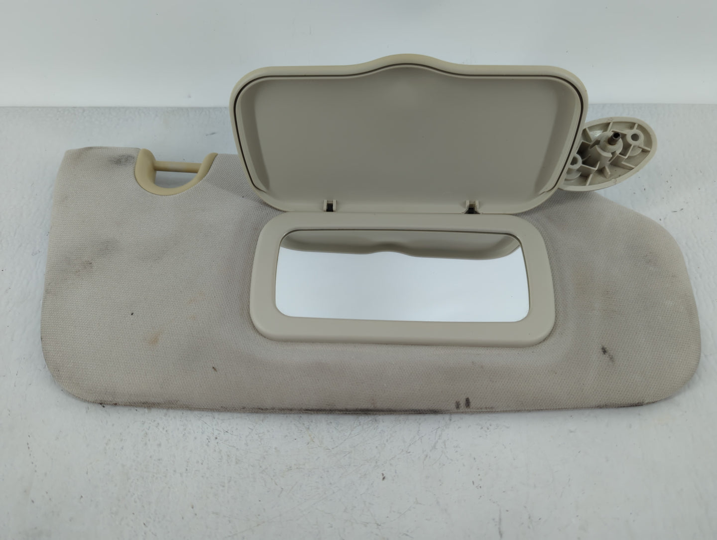 2007-2009 Jeep Patriot Sun Visor Shade Replacement Passenger Right Mirror Fits Fits 2007 2008 2009 OEM Used Auto Parts - Oem