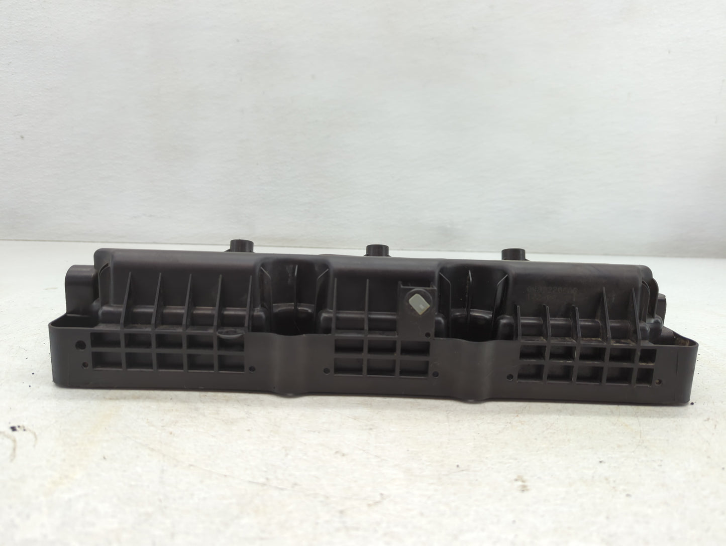2008 Jeep Patriot Driver Left Cylinder Head Valve Cover P/N:P04892523AA Fits OEM Used Auto Parts - Oemusedautoparts1.com