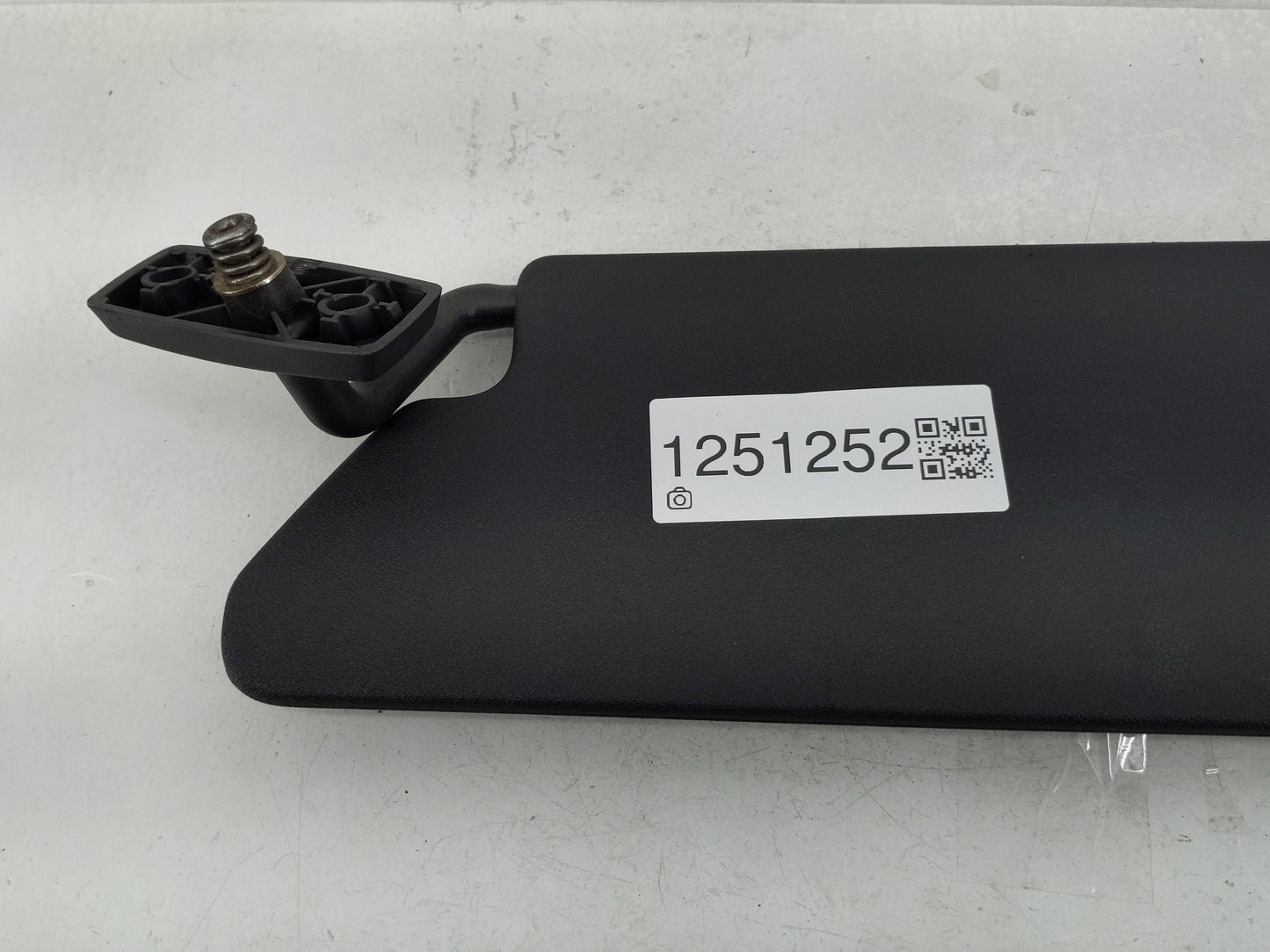 2007-2009 Jeep Wrangler Sun Visor Shade Replacement Driver Left Mirror Fits Fits 2007 2008 2009 OEM Used Auto Parts - Oemuse