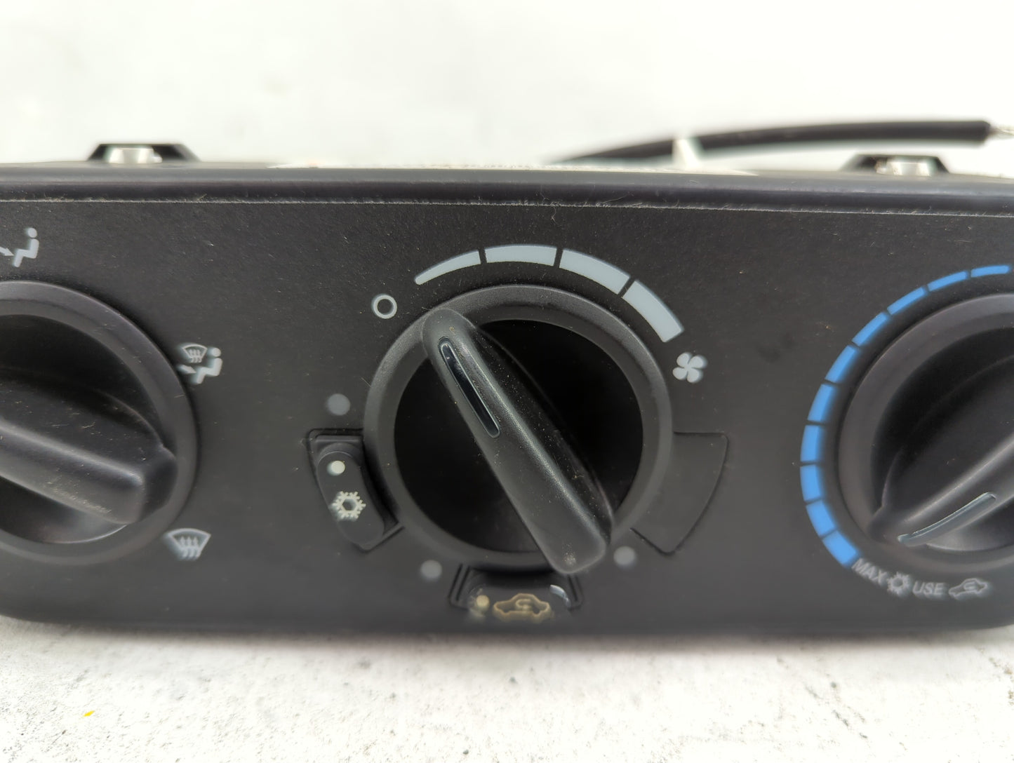 2007-2010 Jeep Wrangler Climate Control Module Temperature AC/Heater Replacement P/N:P55111841AD Fits Fits 2007 2008 2009 20
