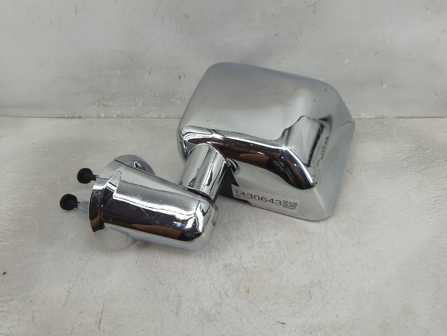 2007-2010 Jeep Wrangler Driver Side View Mirror - Left Door Mirror OEM Used - Oemusedautoparts1.com