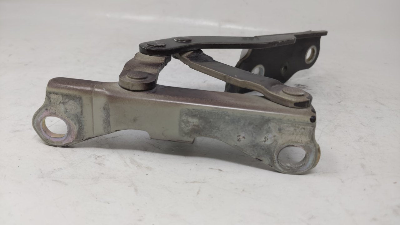 2008 Kia Amanti Passenger Hood Hinge - Oemusedautoparts1.com