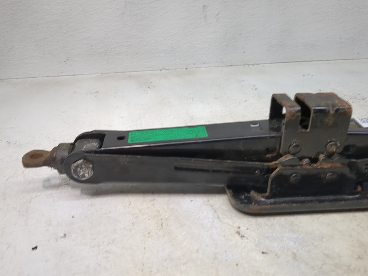 2008 Kia Entourage Spare Scissor Car Jack - Oemusedautoparts1.com