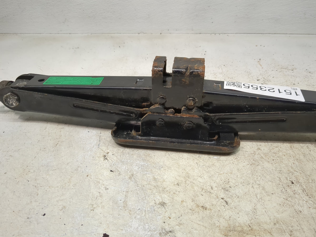 2008 Kia Entourage Spare Scissor Car Jack - Oemusedautoparts1.com