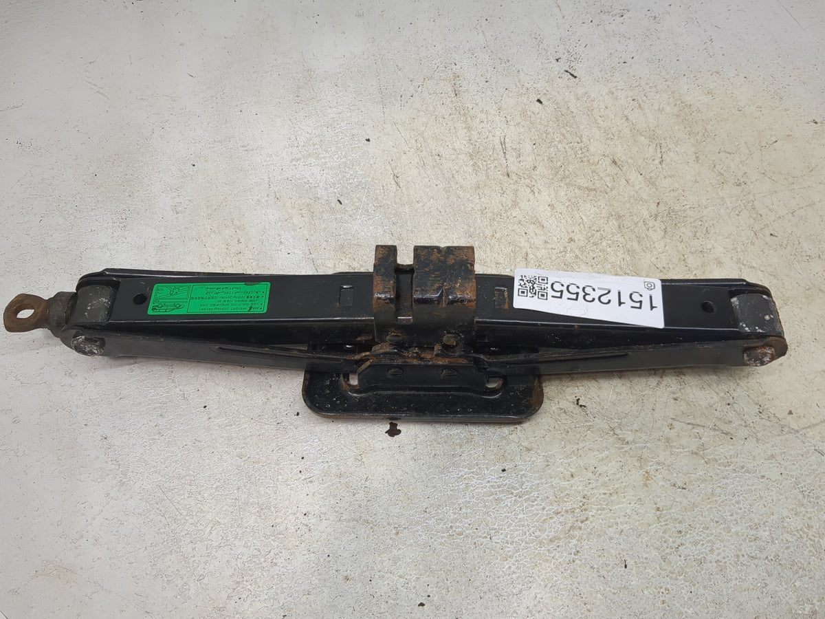 2008 Kia Entourage Spare Scissor Car Jack - Oemusedautoparts1.com