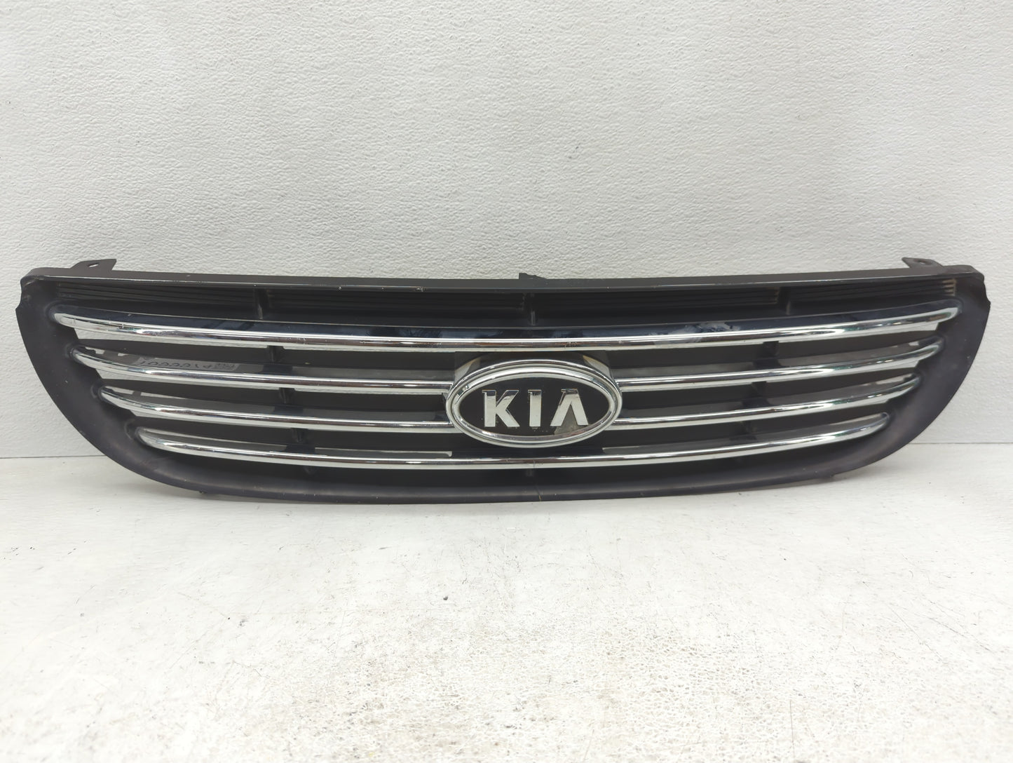 2006-2008 Kia Optima Front Grille Bumper Not Included - Oemusedautoparts1.com