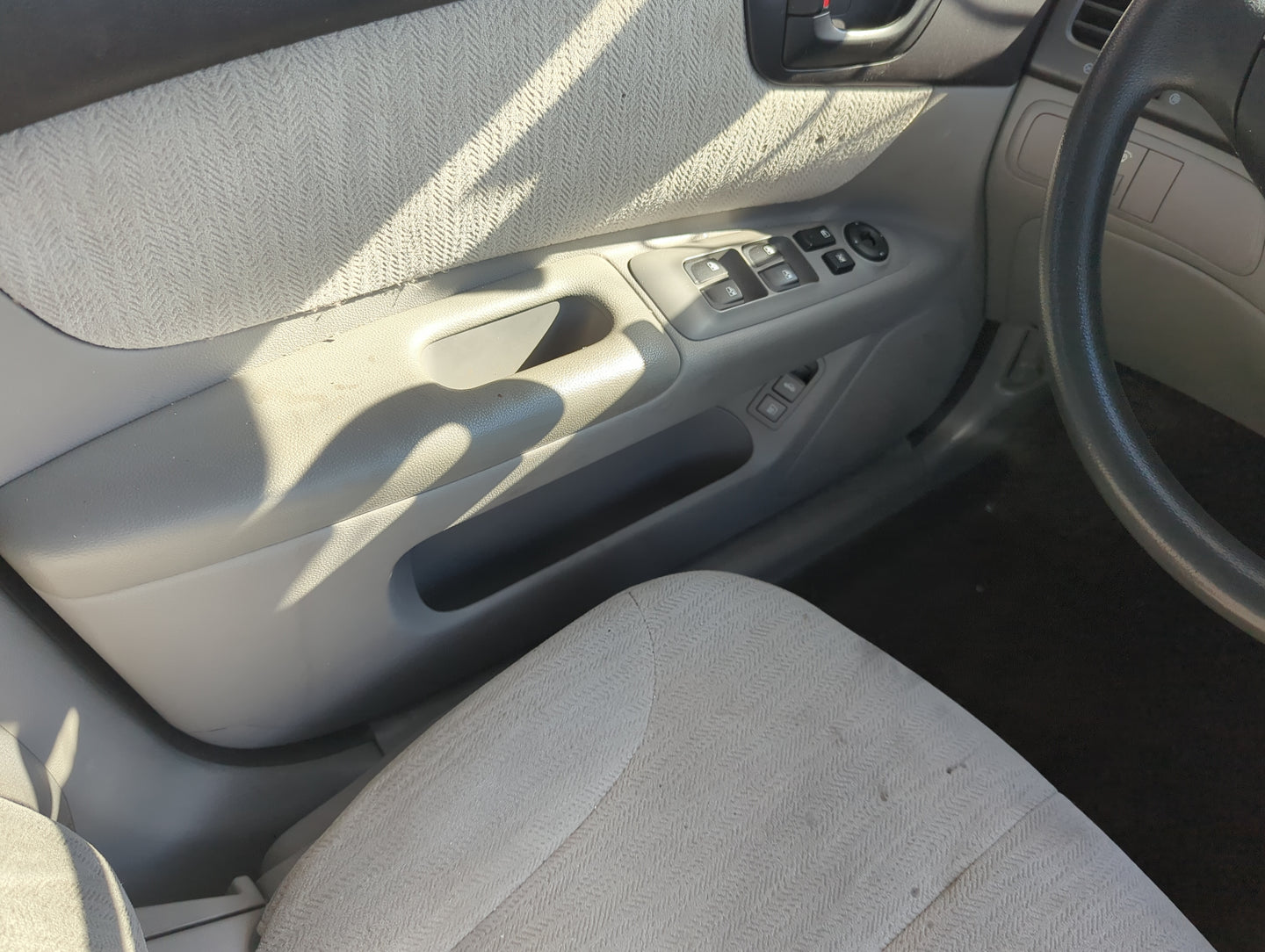 2008 Kia Optima Front Left Driver Interior Door Panel Trim - Oemusedautoparts1.com