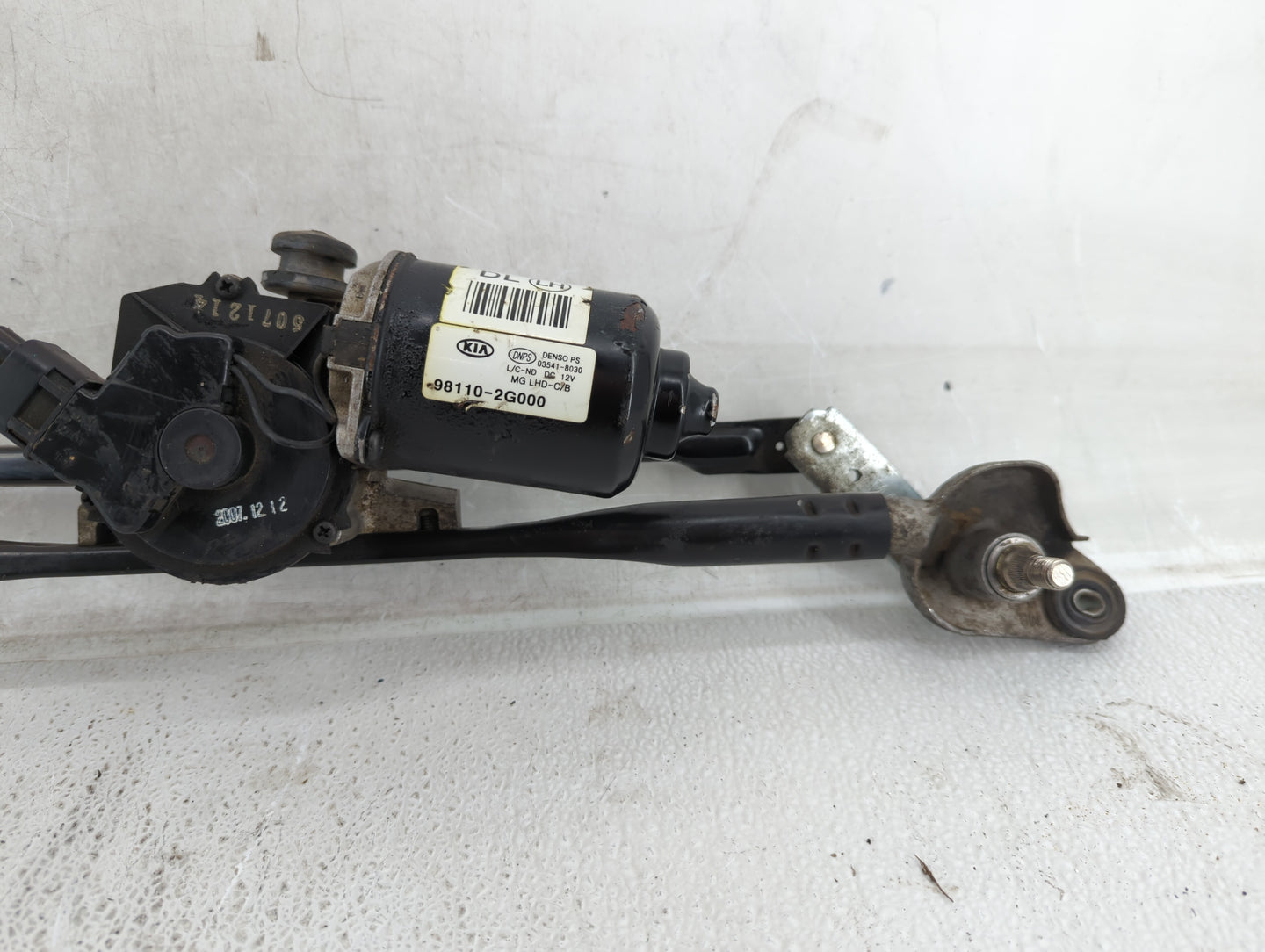 2006-2008 Kia Optima Front Windshield Wiper Motor P/N:98110-2G000 Fits Fits 2006 2007 2008 OEM Used Auto Parts - Oemusedauto