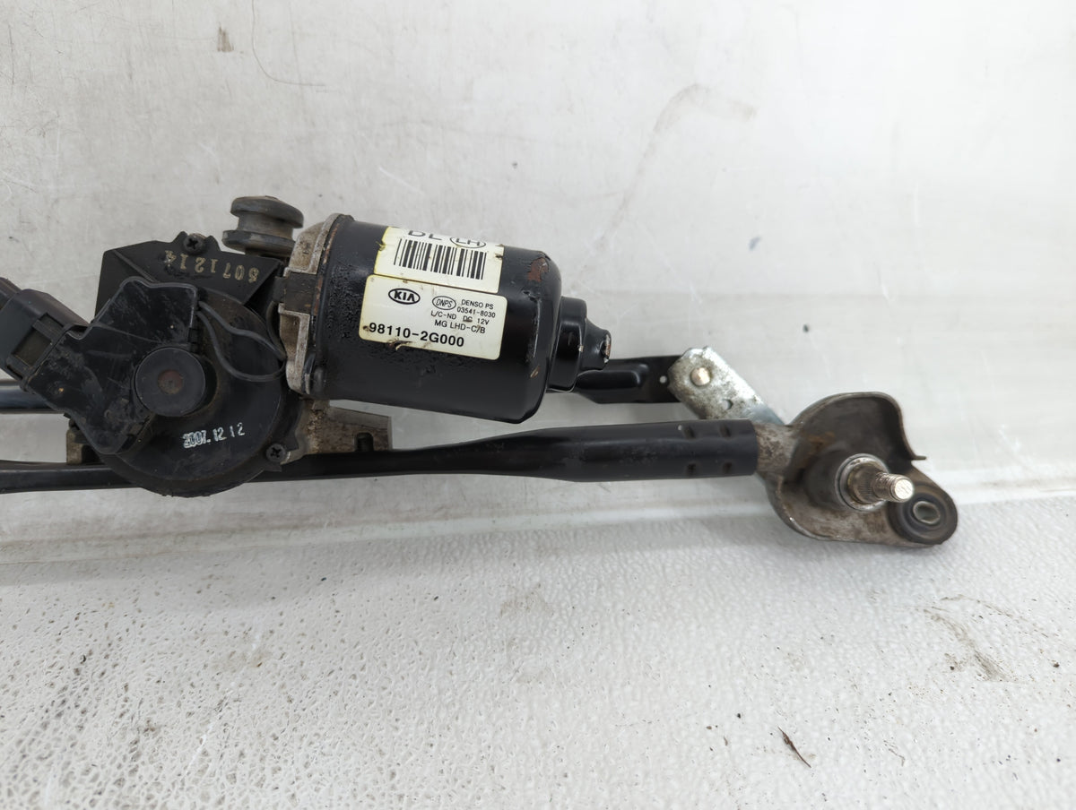 2006-2008 Kia Optima Front Windshield Wiper Motor P/N:98110-2G000 Fits Fits 2006 2007 2008 OEM Used Auto Parts - Oemusedauto