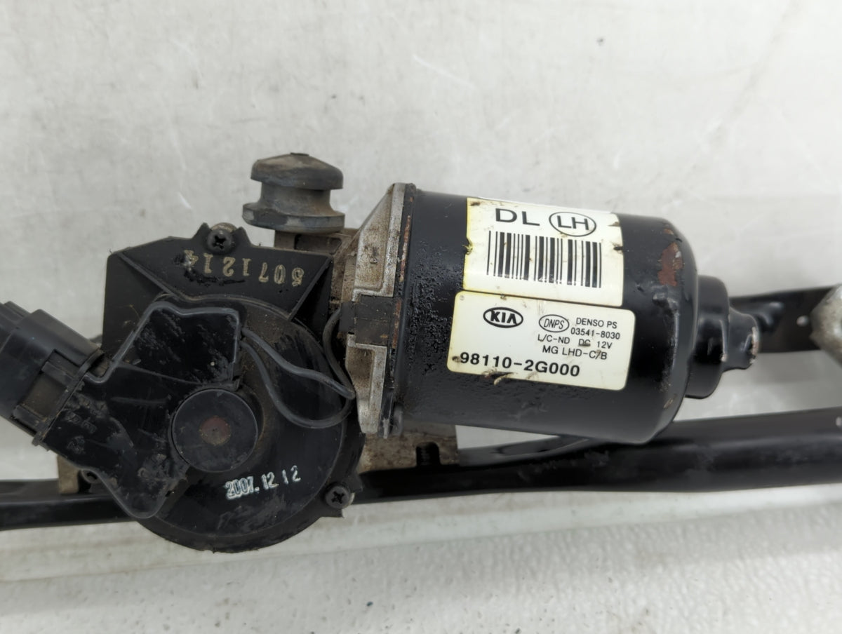 2006-2008 Kia Optima Front Windshield Wiper Motor P/N:98110-2G000 Fits Fits 2006 2007 2008 OEM Used Auto Parts - Oemusedauto