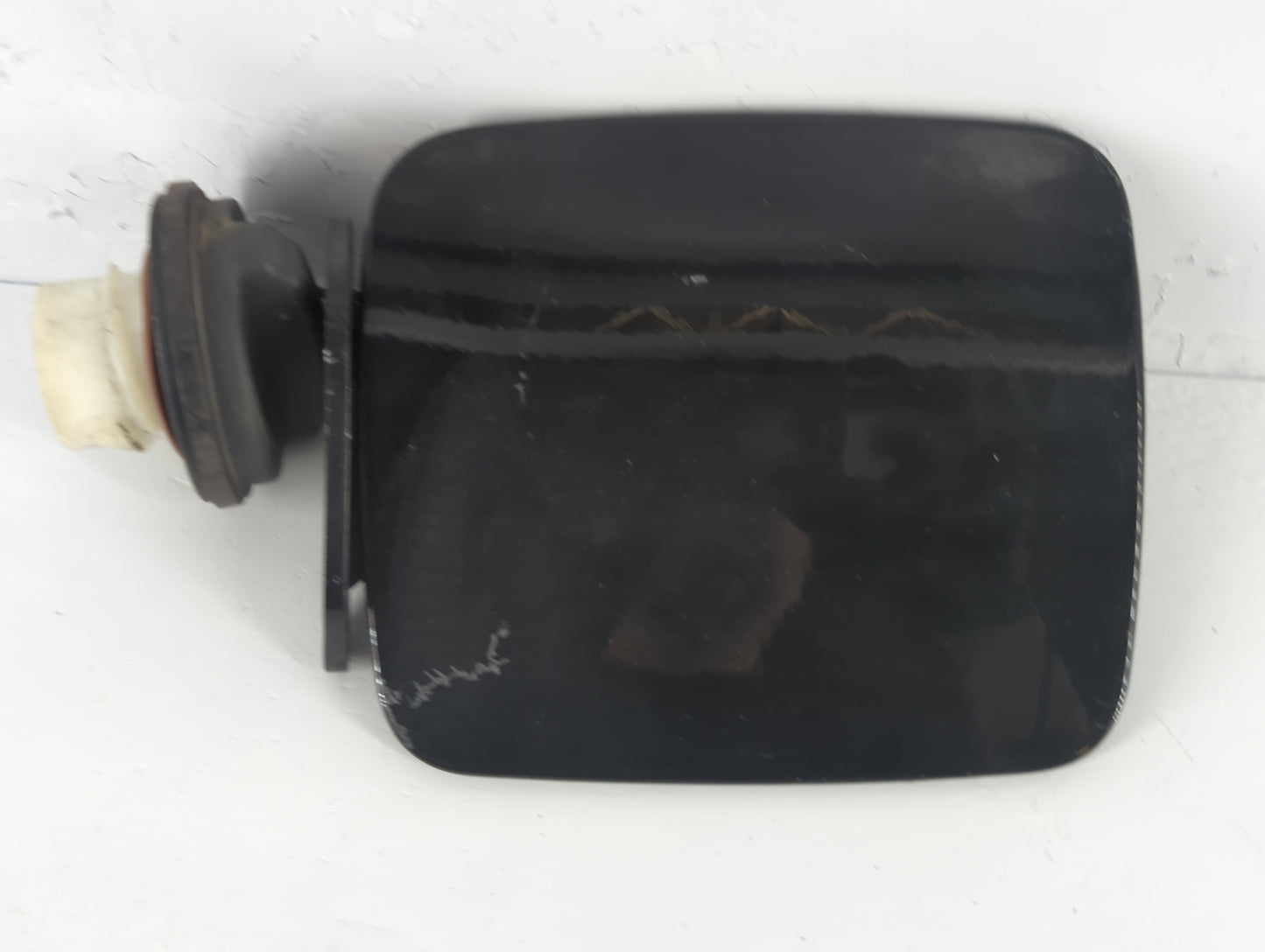 2008 Kia Optima Fuel Tank Door Lid Gas Tank - Oemusedautoparts1.com