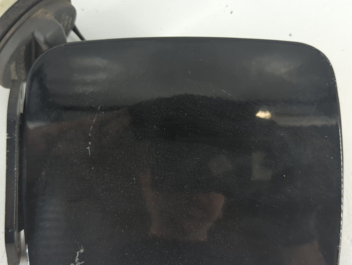 2008 Kia Optima Fuel Tank Door Lid Gas Tank - Oemusedautoparts1.com