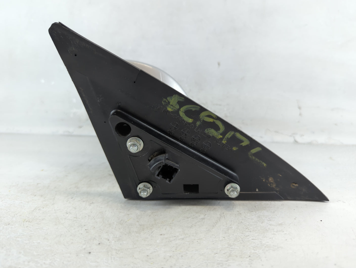 2006-2008 Kia Optima Driver Left Side View Manual Door Mirror Silver - Oemusedautoparts1.com