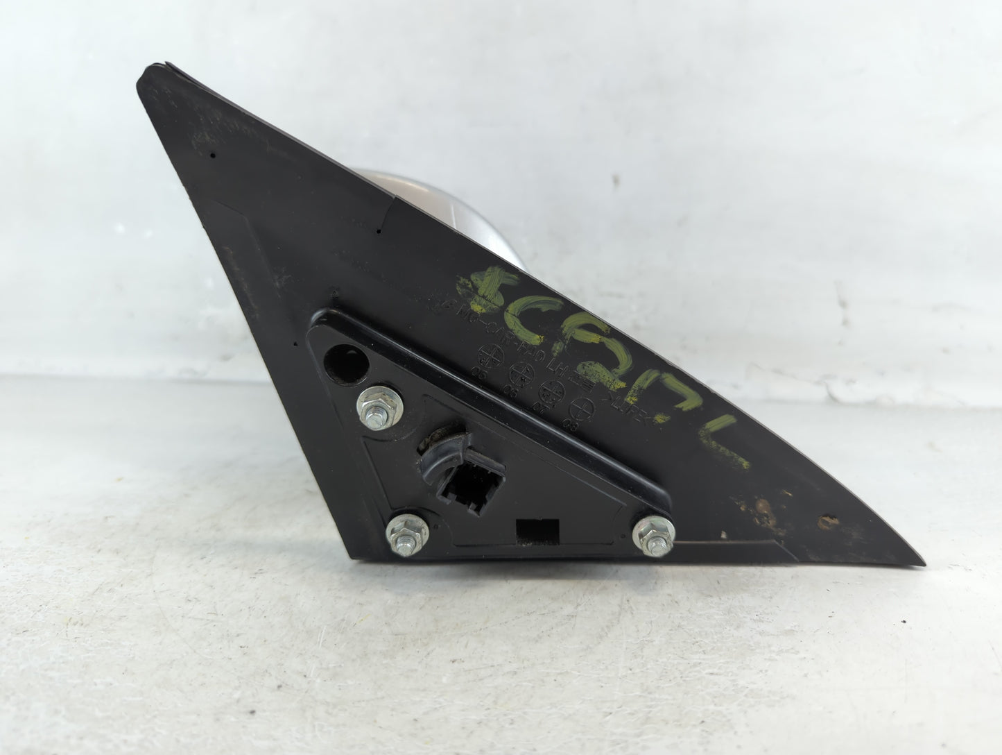 2006-2008 Kia Optima Driver Left Side View Manual Door Mirror Silver - Oemusedautoparts1.com