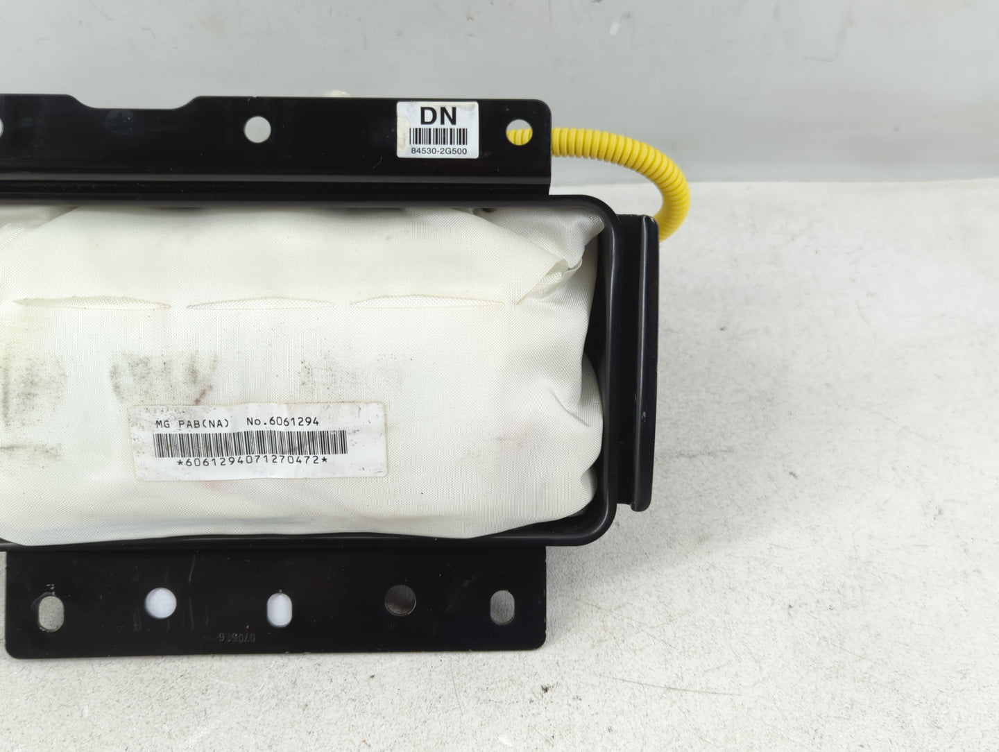 2006-2008 Kia Optima Air Bag Passenger Right Dashboard OEM P/N:E0APBV61CY0123 Fits Fits 2006 2007 2008 OEM Used Auto Parts -