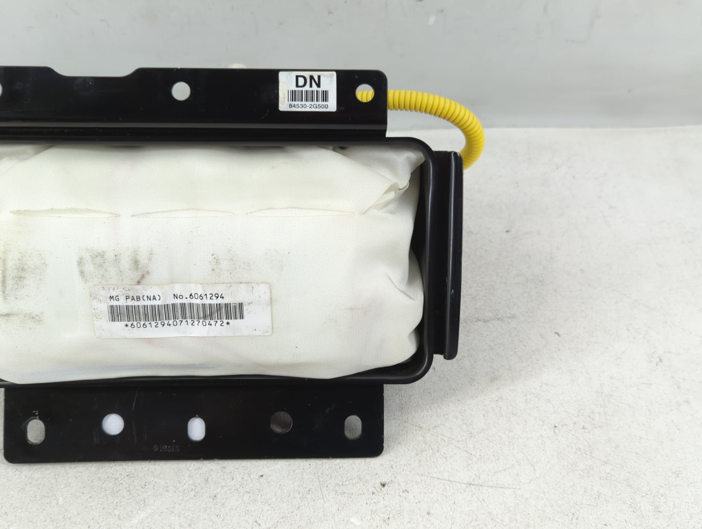 2006-2008 Kia Optima Air Bag Passenger Right Dashboard OEM P/N:E0APBV61CY0123 Fits Fits 2006 2007 2008 OEM Used Auto Parts -
