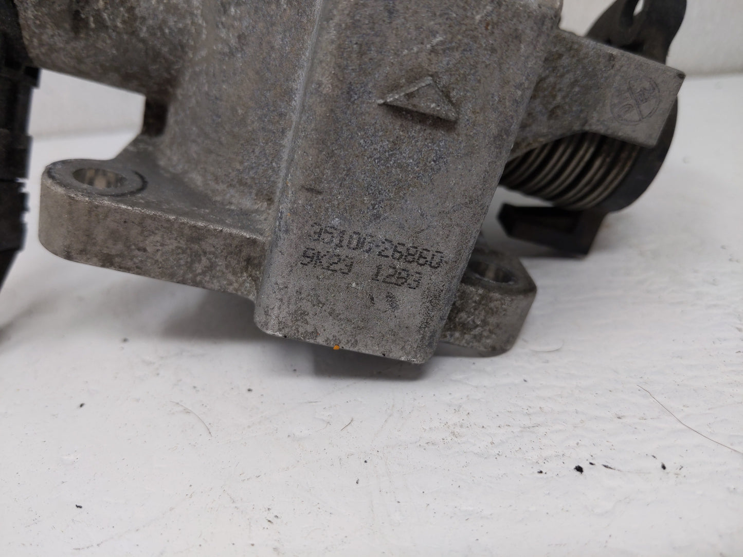 2006-2011 Kia Rio Throttle Body P/N:35170-26900 35100-26860 Fits Fits 2006 2007 2008 2009 2010 2011 OEM Used Auto Parts - Oe