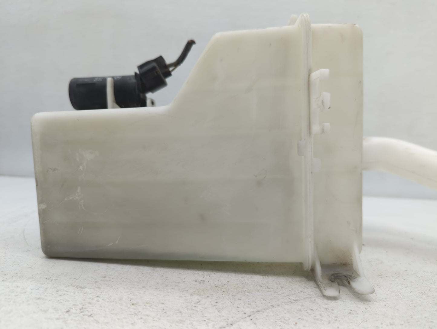 2006-2011 Kia Rio Windshield Washer Fluid Reservoir Bottle Oem - Oemusedautoparts1.com