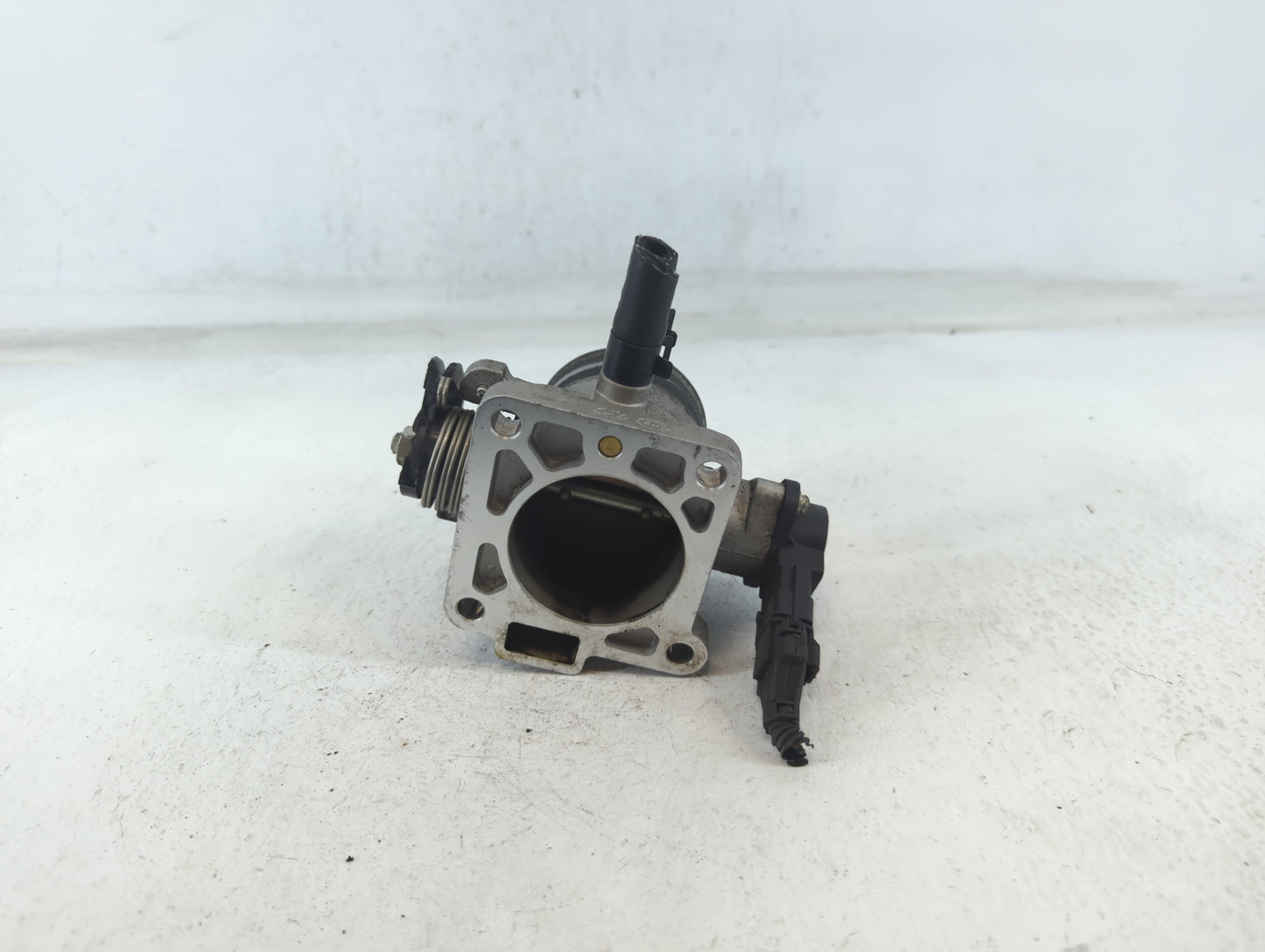 2006-2011 Kia Rio Throttle Body P/N:35170-26900 Fits Fits 2006 2007 2008 2009 2010 2011 OEM Used Auto Parts - Oemusedautopar