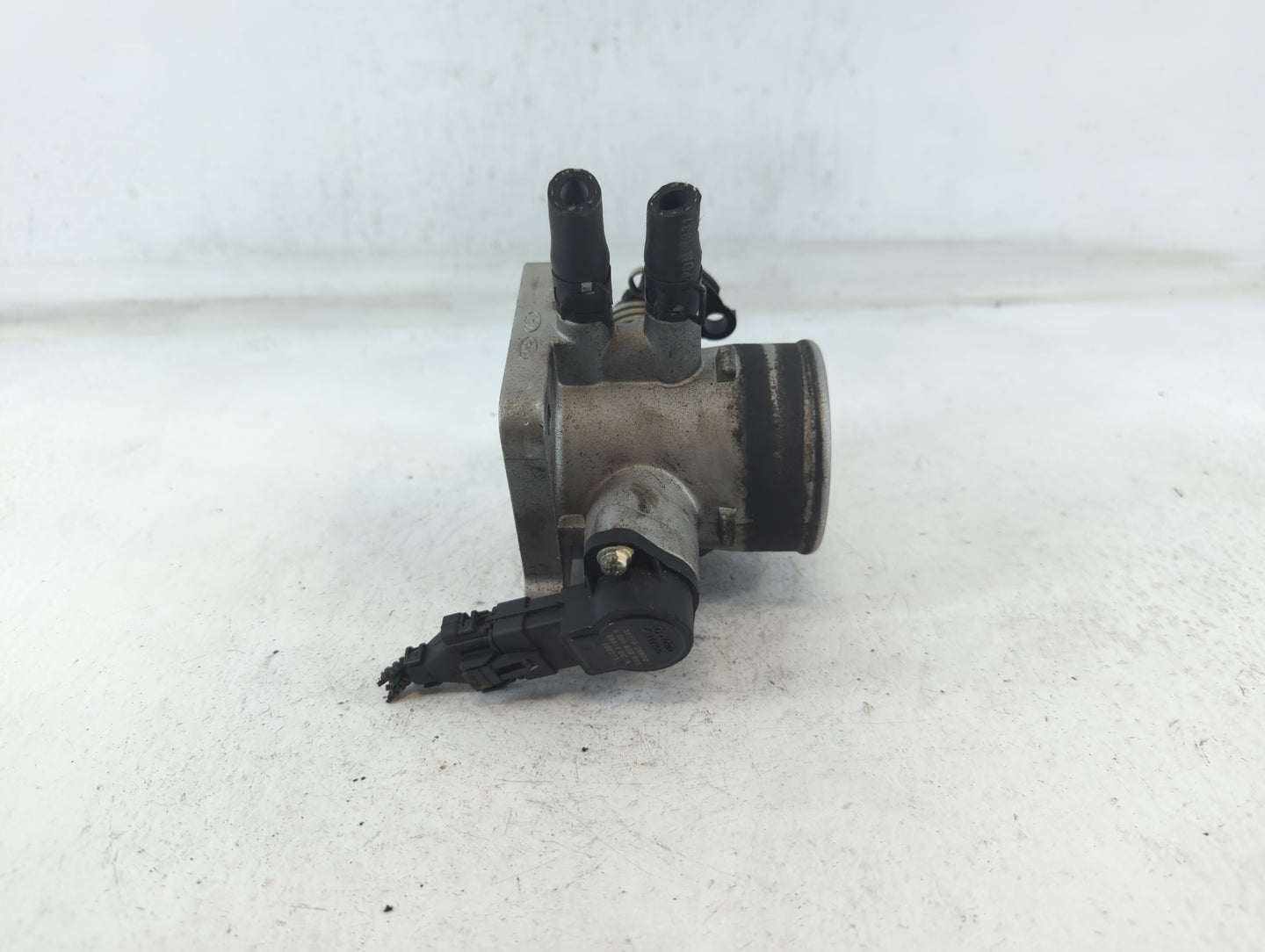 2006-2011 Kia Rio Throttle Body P/N:35170-26900 Fits Fits 2006 2007 2008 2009 2010 2011 OEM Used Auto Parts - Oemusedautopar