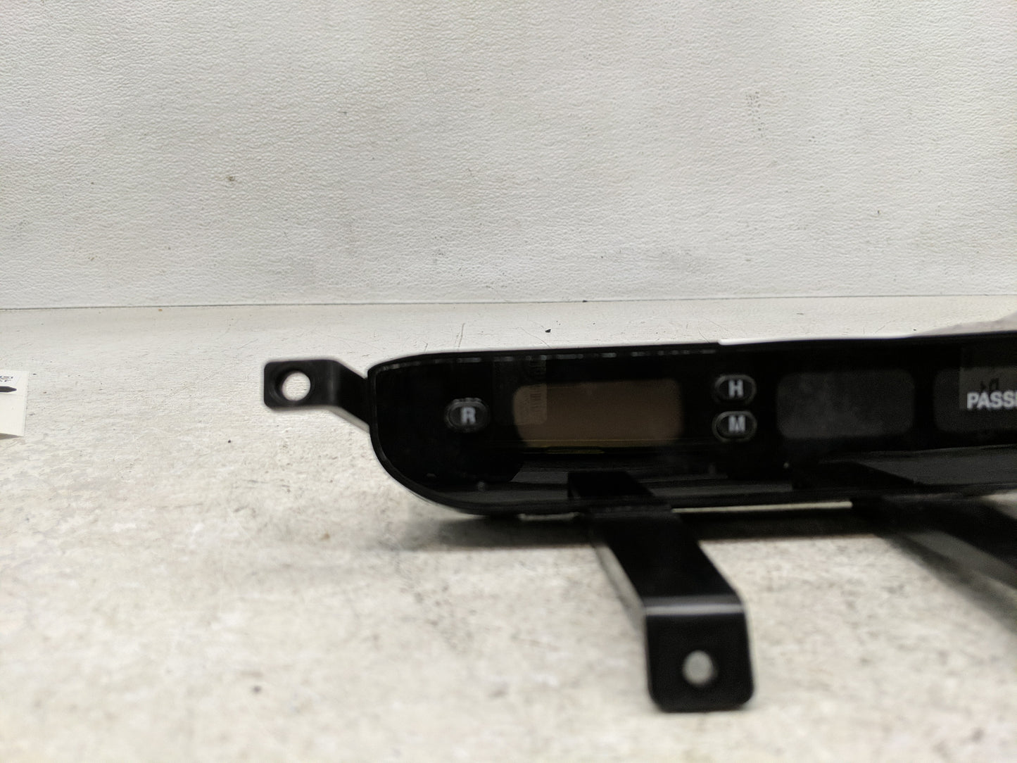 2007-2012 Kia Rondo Information Display Screen - Oemusedautoparts1.com