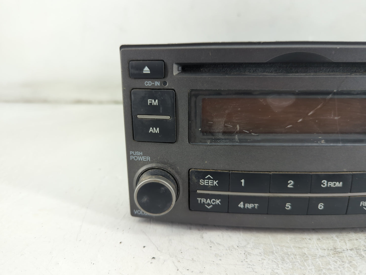 2007-2008 Kia Rondo Radio AM FM Cd Player Receiver Replacement P/N:96140-1D1013 Fits Fits 2007 2008 OEM Used Auto Parts - Oe