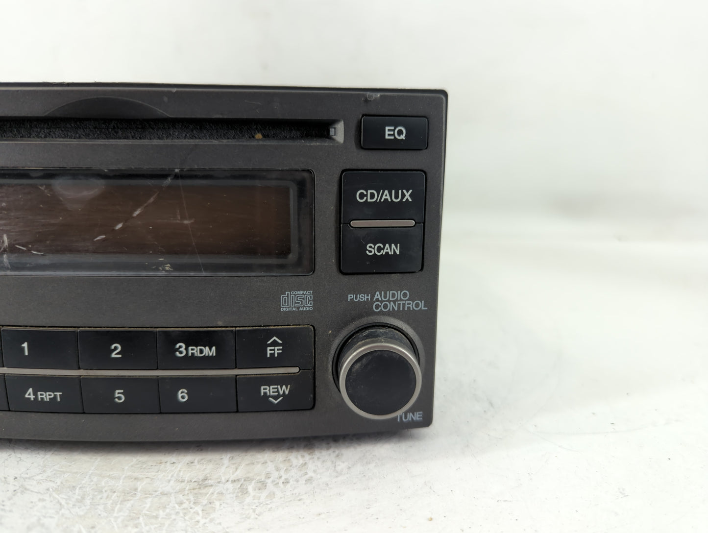 2007-2008 Kia Rondo Radio AM FM Cd Player Receiver Replacement P/N:96140-1D1013 Fits Fits 2007 2008 OEM Used Auto Parts - Oe
