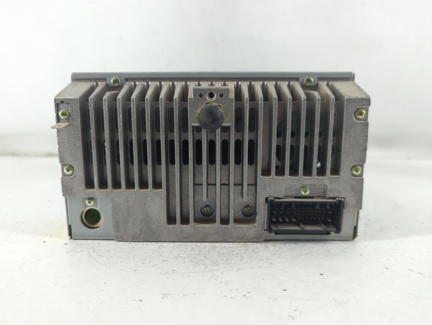 2007-2008 Kia Rondo Radio AM FM Cd Player Receiver Replacement P/N:96140-1D1013 Fits Fits 2007 2008 OEM Used Auto Parts - Oe