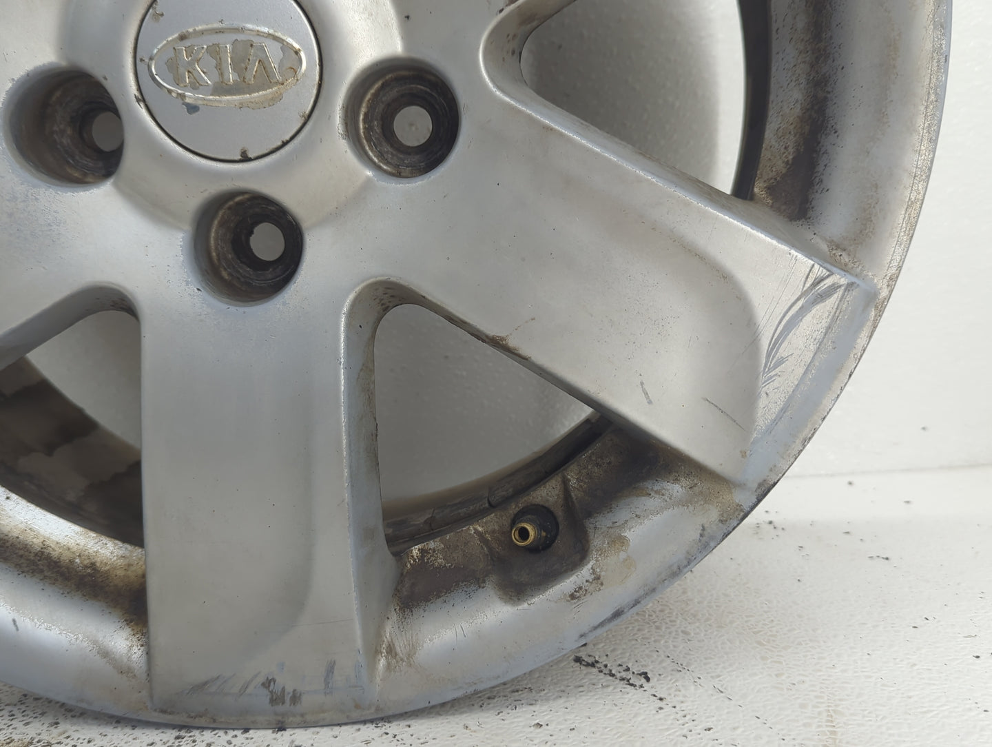 2007-2011 Kia Rondo Oem Wheel Rim 900214 - Oemusedautoparts1.com