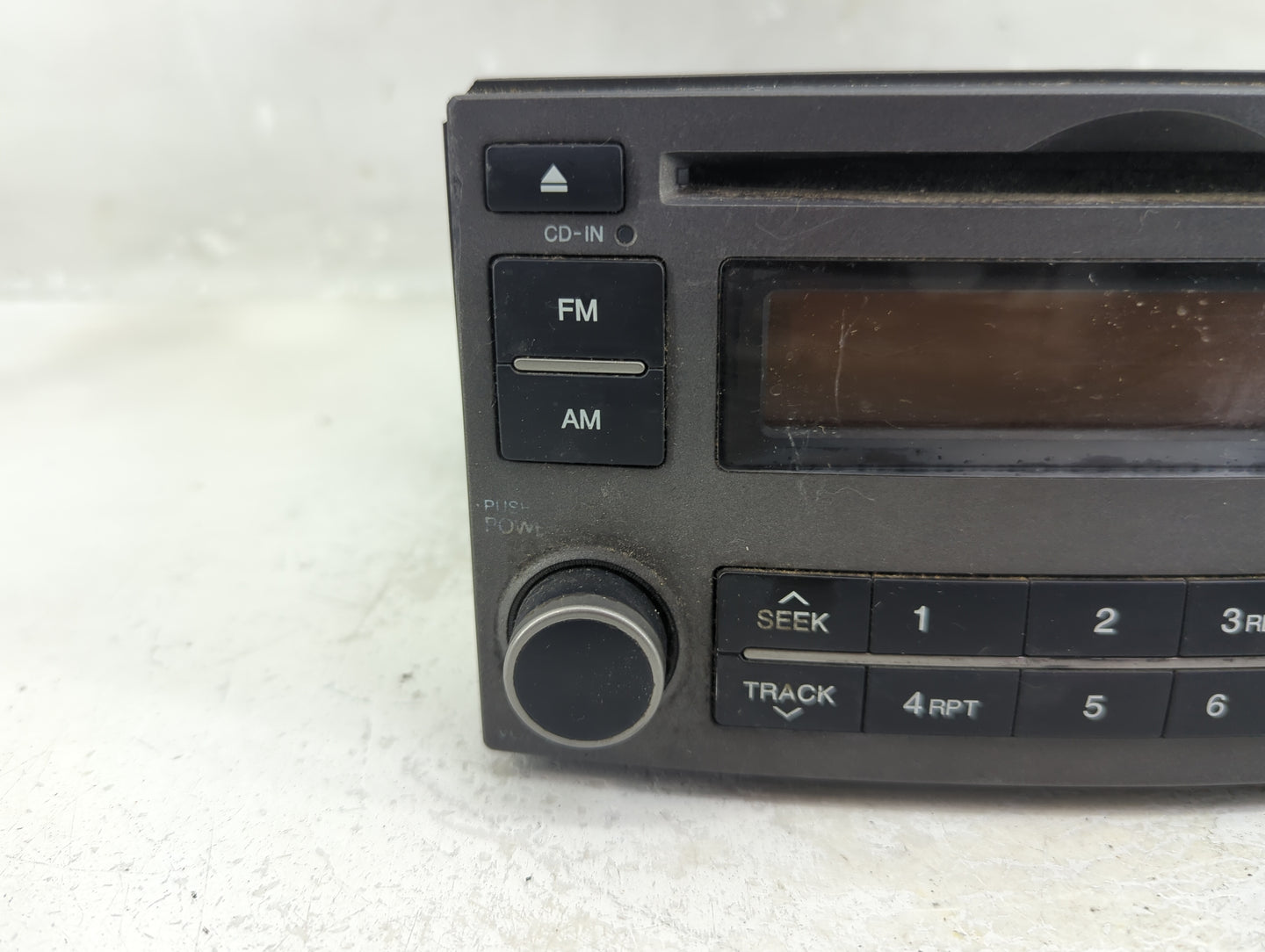 2007-2008 Kia Rondo Radio AM FM Cd Player Receiver Replacement P/N:96140-1D1013W Fits Fits 2007 2008 OEM Used Auto Parts - O