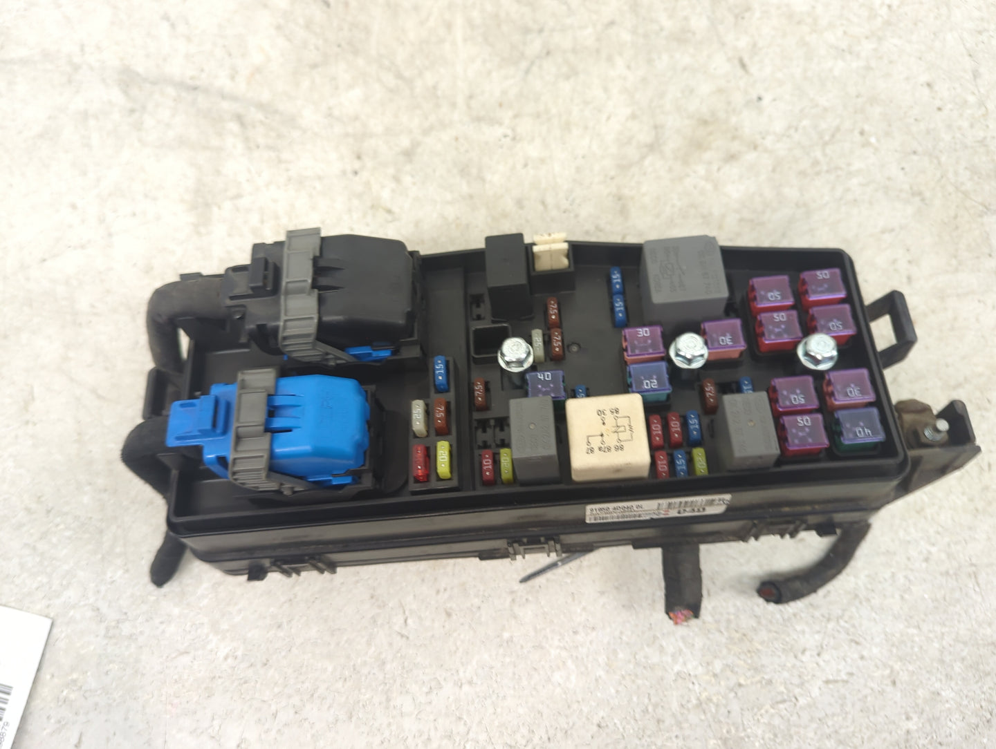 2006-2010 Kia Sedona Fusebox Fuse Box Panel Relay Module Fits Fits 2006 2007 2008 2009 2010 OEM Used Auto Parts - Oemusedaut
