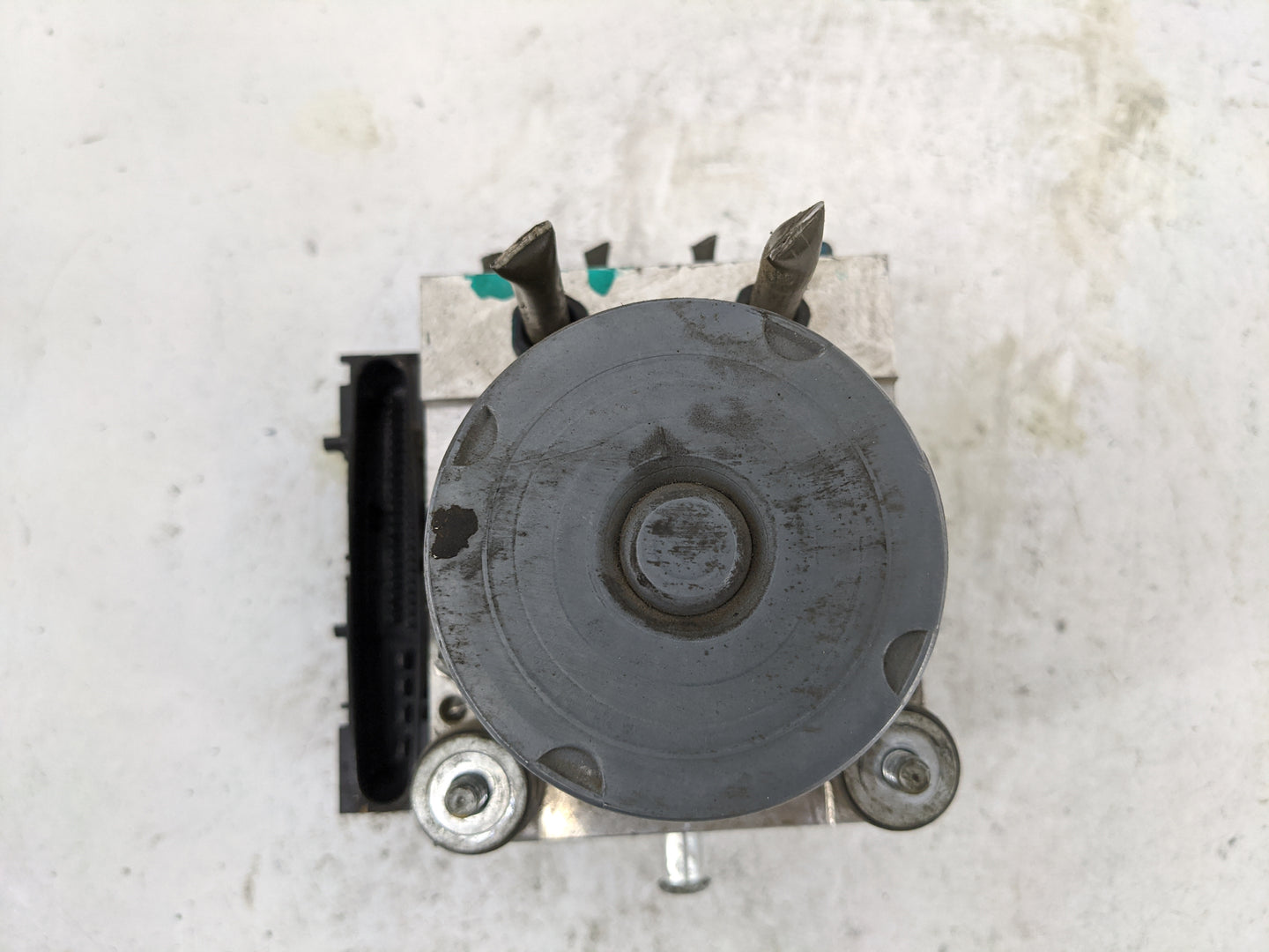 2006 Kia Sedona ABS Pump Control Module Replacement P/N:0265235218 58920-4D300, ESP1006, 080213/2/3400, 0265960616 Fits Fits