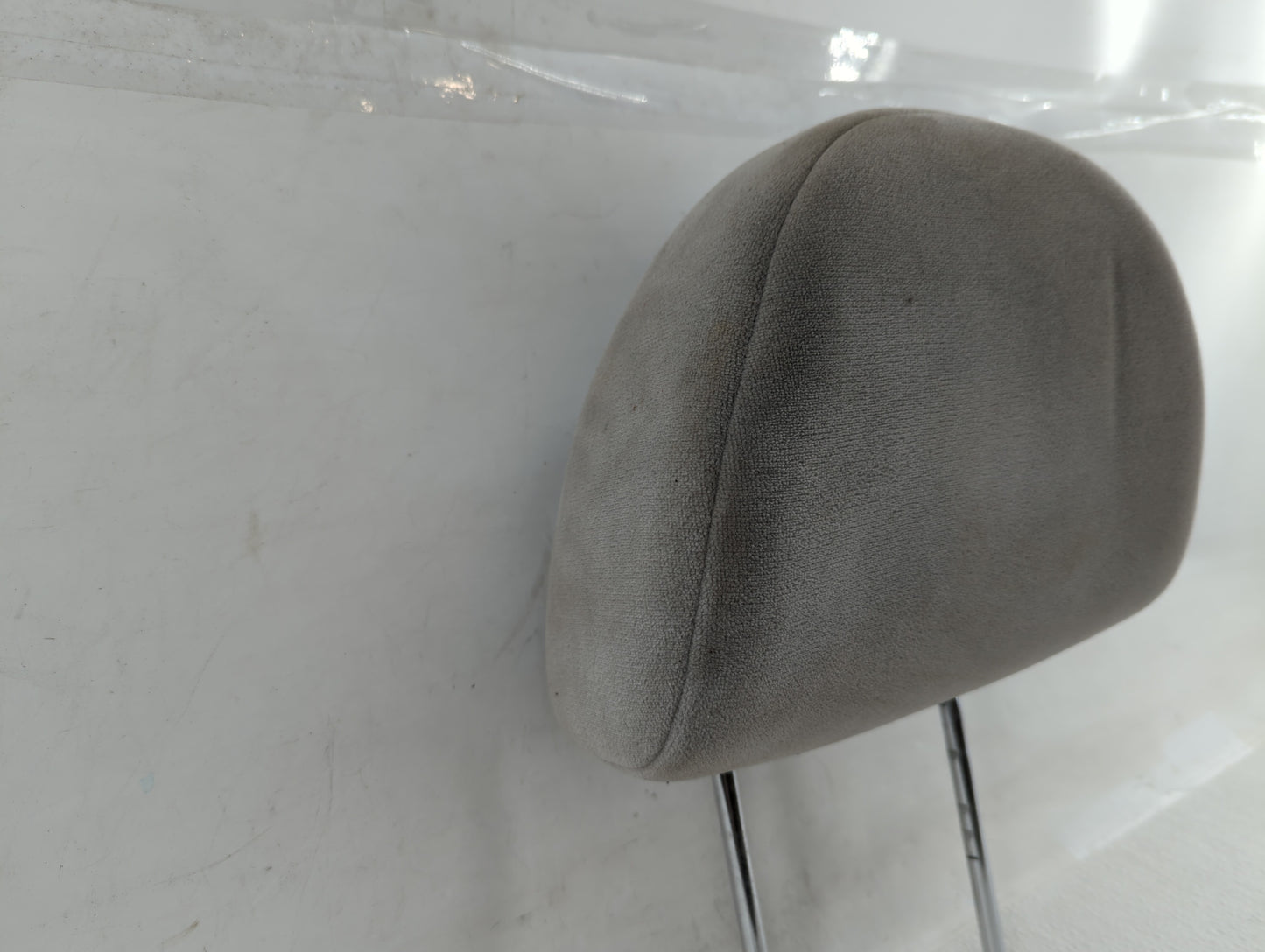 2006-2009 Kia Sedona Headrest Head Rest Front Driver Passenger Seat Fits Fits 2006 2007 2008 2009 OEM Used Auto Parts - Oemu