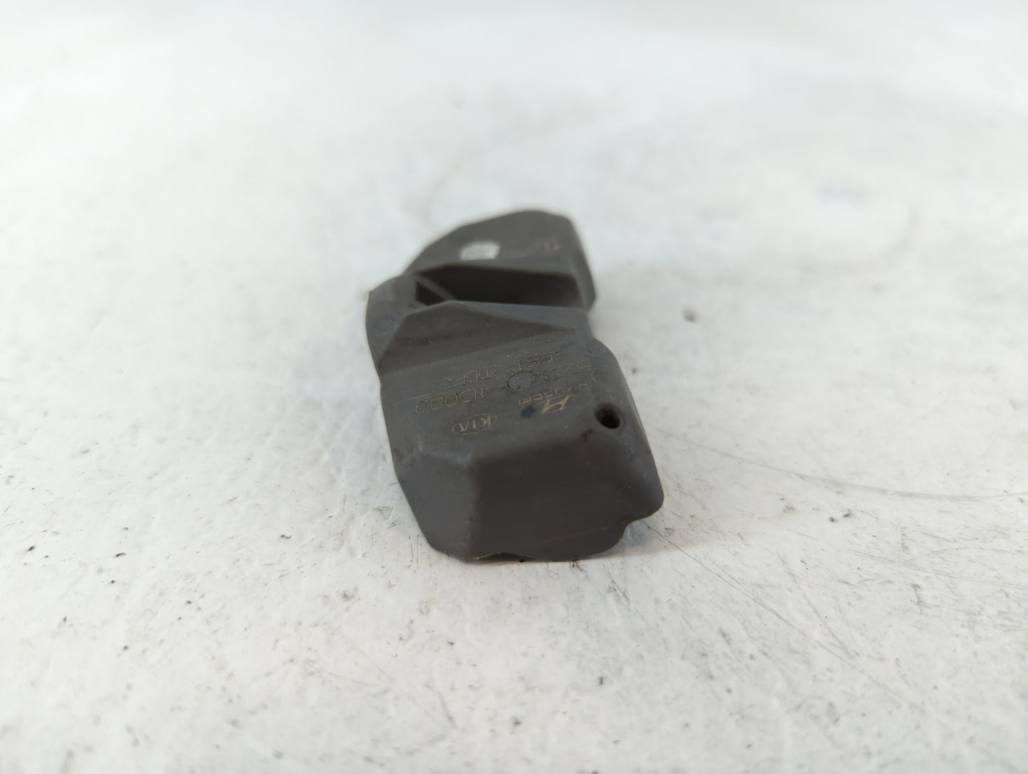 2008 Kia Sedona Tire Pressure Monitoring System Sensor Tpms - Oemusedautoparts1.com