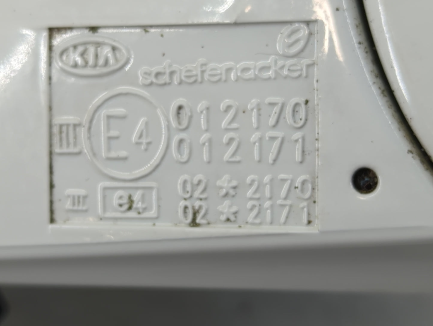 2002-2005 Kia Sedona Passenger Right Side View Manual Door Mirror White - Oemusedautoparts1.com