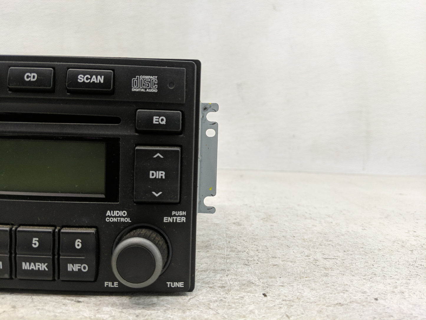 2007-2008 Kia Sorento Radio AM FM Cd Player Receiver Replacement P/N:96110-3E600 Fits Fits 2007 2008 OEM Used Auto Parts - O