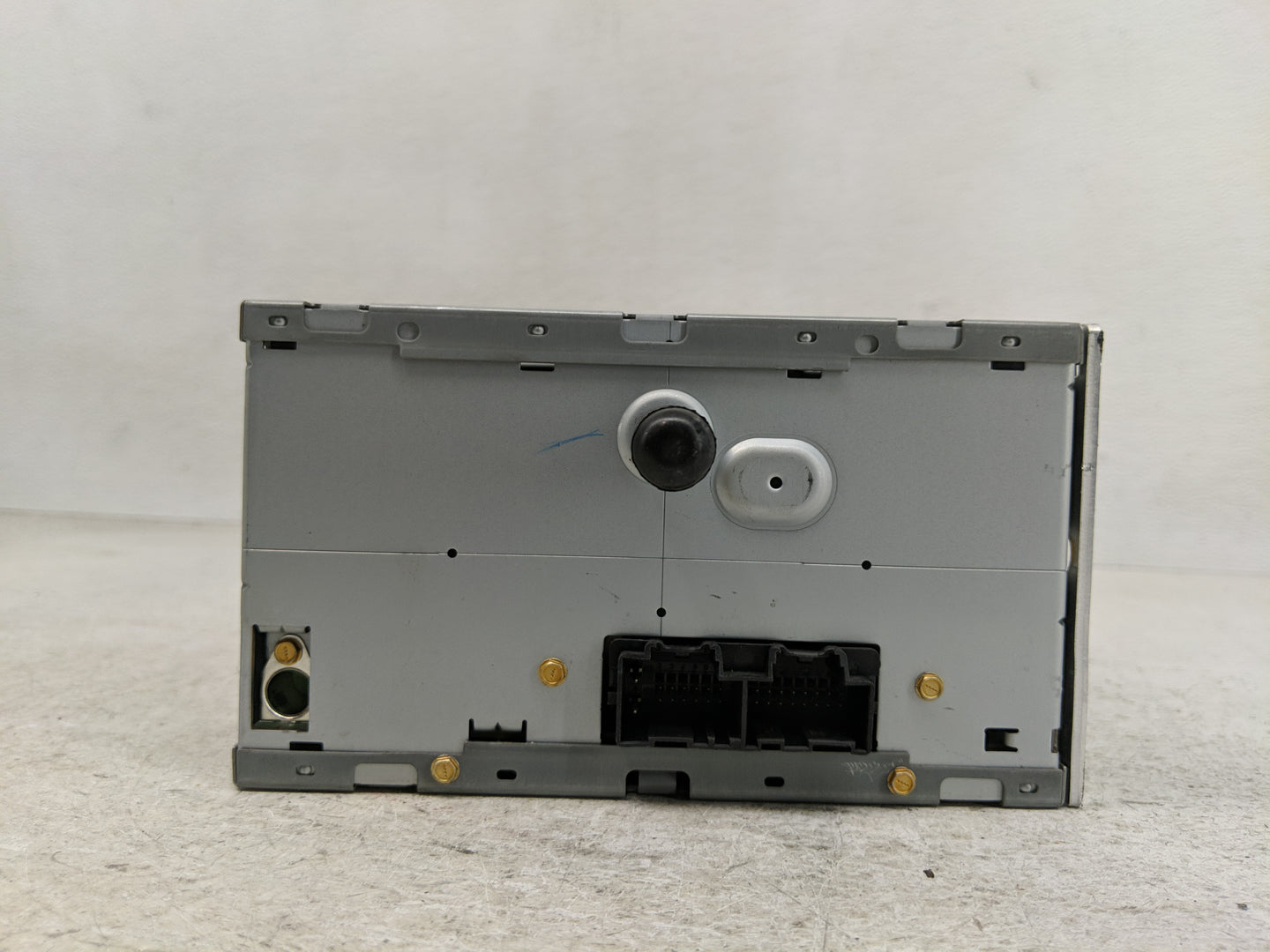 2007-2008 Kia Sorento Radio AM FM Cd Player Receiver Replacement P/N:96110-3E600 Fits Fits 2007 2008 OEM Used Auto Parts - O