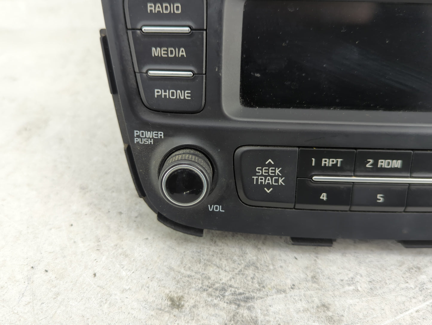 2007-2008 Kia Sorento Radio AM FM Cd Player Receiver Replacement P/N:96170-1UBB1VA Fits Fits 2007 2008 OEM Used Auto Parts -
