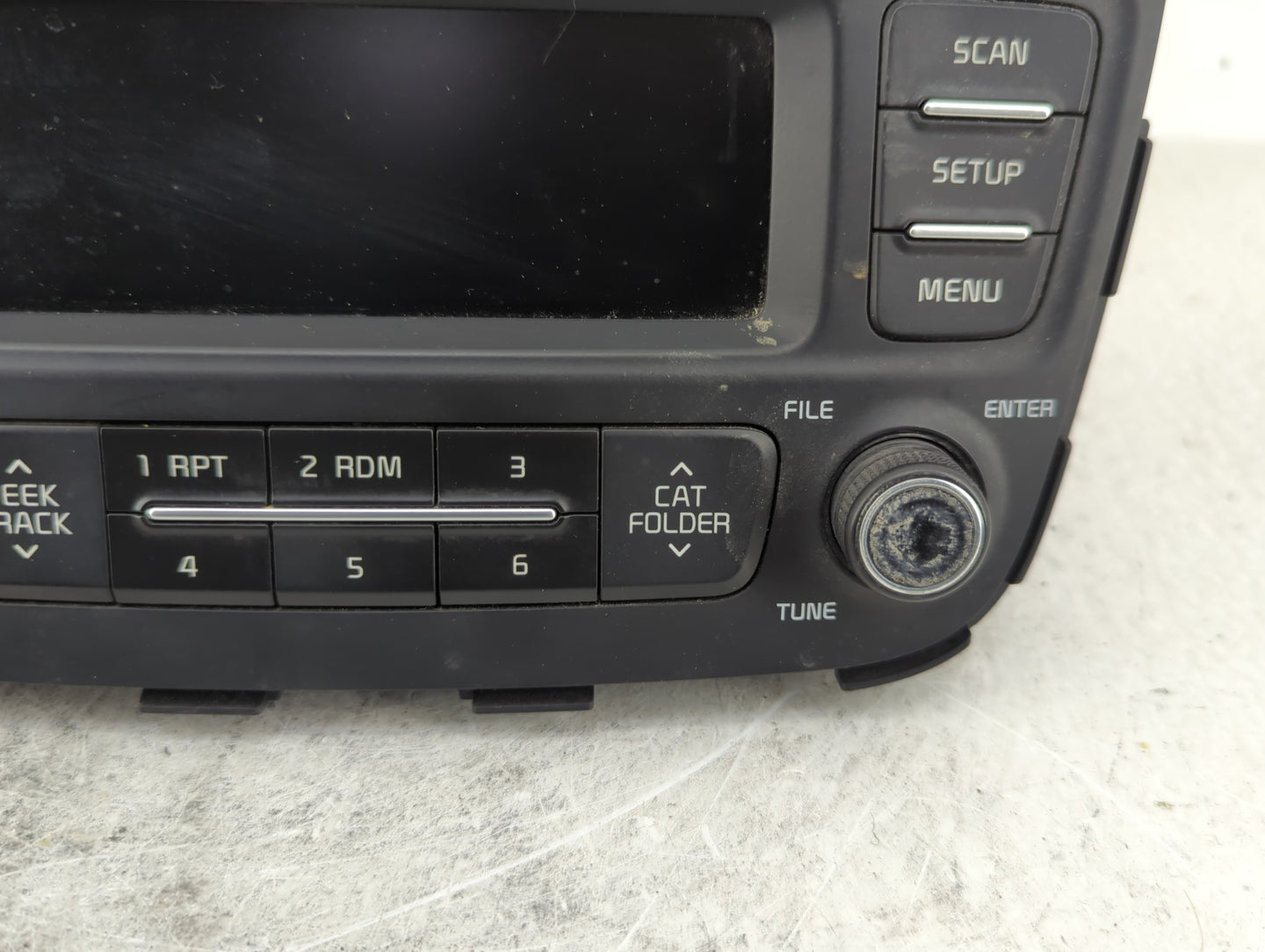 2007-2008 Kia Sorento Radio AM FM Cd Player Receiver Replacement P/N:96170-1UBB1VA Fits Fits 2007 2008 OEM Used Auto Parts -