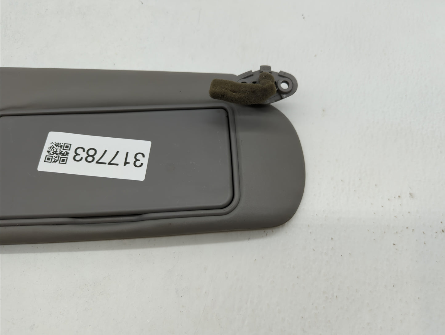 2008-2009 Kia Sorento Sun Visor Shade Replacement Passenger Right Mirror Fits Fits 2008 2009 OEM Used Auto Parts - Oemusedau