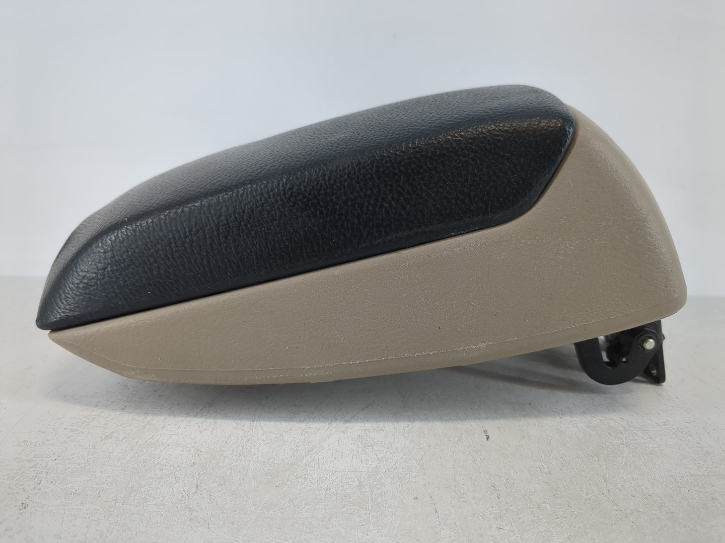 2008 Kia Spectra Center Console Armrest Cover Lid Fits OEM Used Auto Parts - Oemusedautoparts1.com