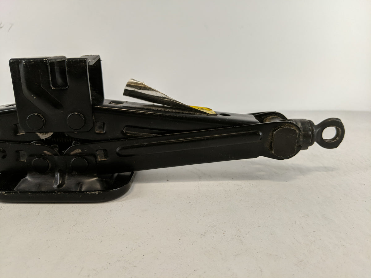 2008 Kia Spectra Spare Scissor Car Jack 1100660 - Oemusedautoparts1.com