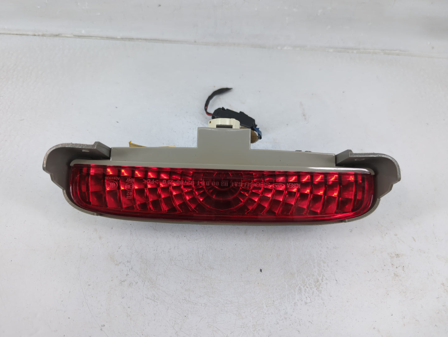 2008 Kia Spectra High Mounted Stop Third Brake Light Lamp - Oemusedautoparts1.com